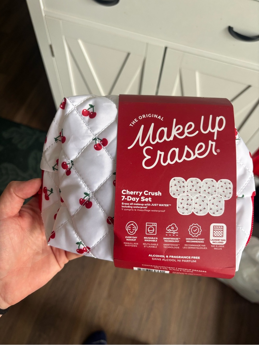 MakeUp Eraser s Cherry Print Red & White Makeup Remover pads